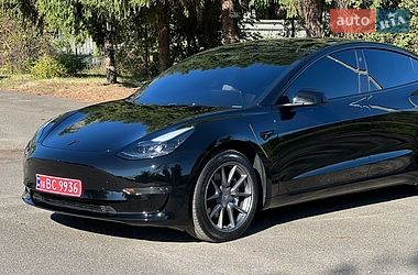 tesla model-3 2023 в Київ від професійного продавця Volodymyr