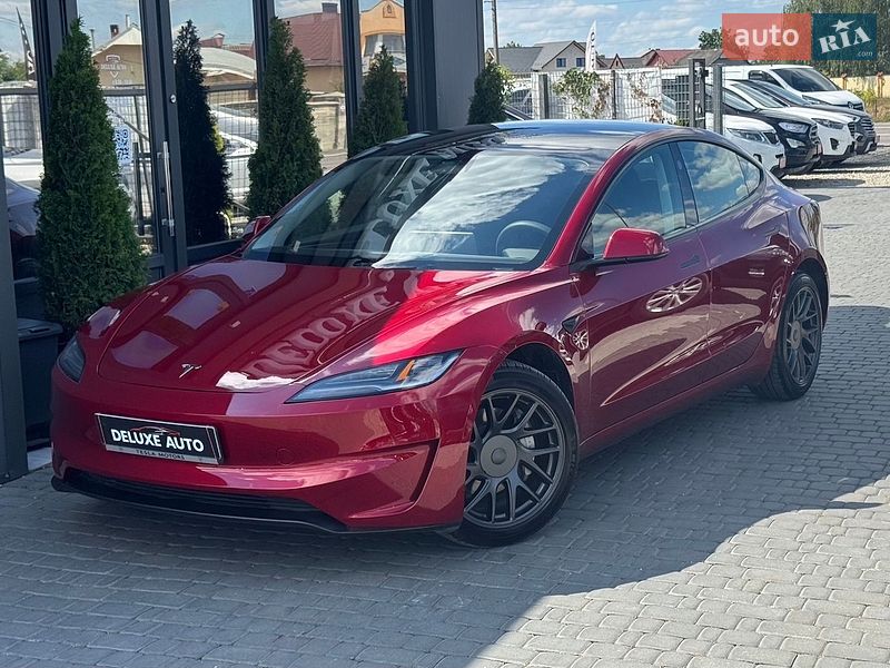 Tesla Model 3 2024