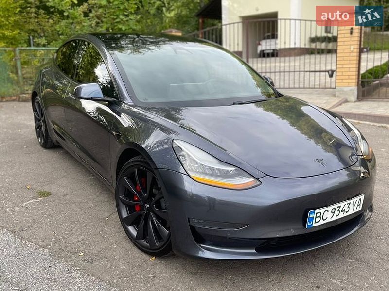 Tesla Model 3 2020