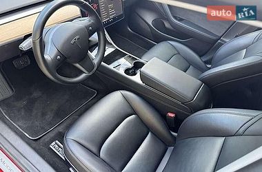 Седан Tesla Model 3 2018 в Львове