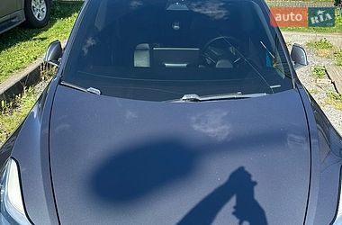 Седан Tesla Model 3 2020 в Львове
