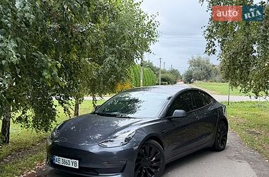 Седан Tesla Model 3 2022 в Днепре