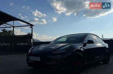 Седан Tesla Model 3 2019 в Тячеве