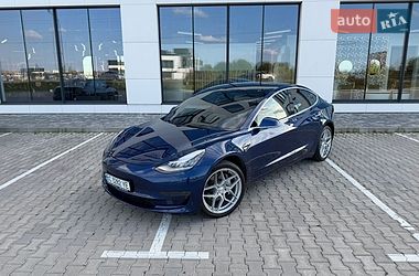 Седан Tesla Model 3 2019 в Львове