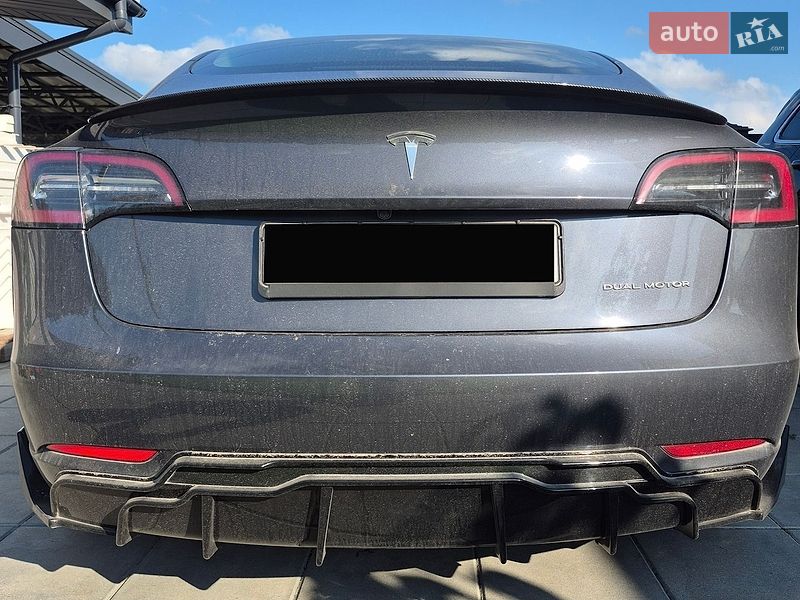 Седан Tesla Model 3 2022 в Києві