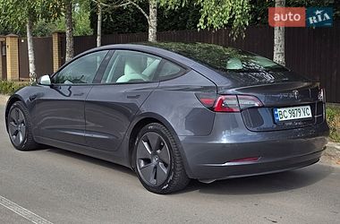 Седан Tesla Model 3 2021 в Киеве