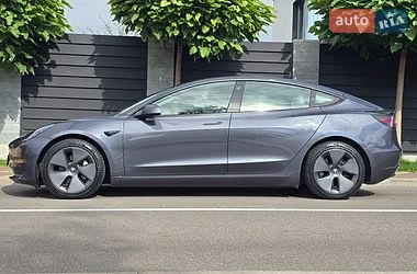 Седан Tesla Model 3 2021 в Киеве