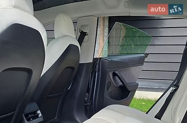 Седан Tesla Model 3 2021 в Киеве