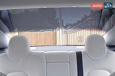 Седан Tesla Model 3 2021 в Киеве