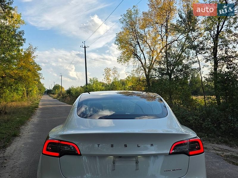 Седан Tesla Model 3 2019 в Ковелі
