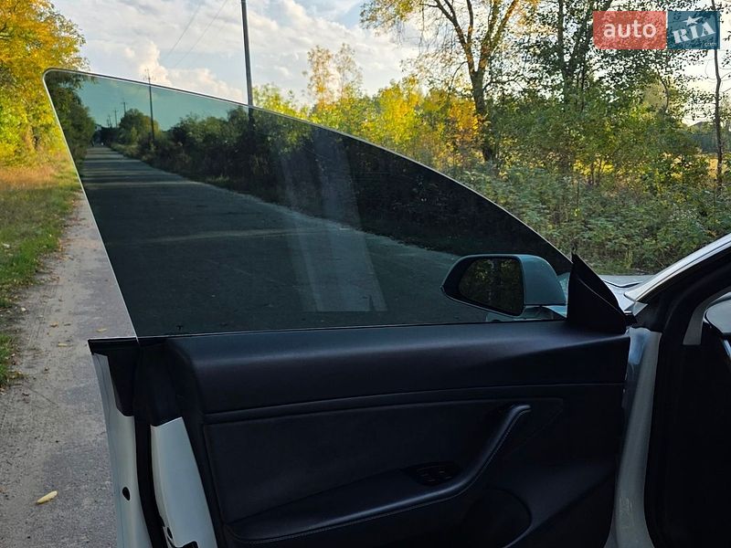 Седан Tesla Model 3 2019 в Ковелі