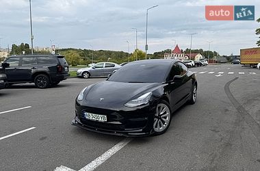 Седан Tesla Model 3 2022 в Виннице