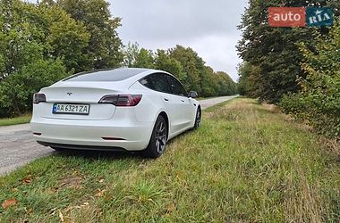 Седан Tesla Model 3 2021 в Киеве