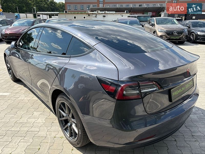 Седан Tesla Model 3 2021 в Киеве фото 4 Седан Tesla Model 3 2021 в Киеве