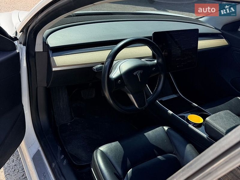 Седан Tesla Model 3 2018 в Запорожье