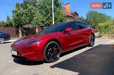 Седан Tesla Model 3 2024 в Киеве