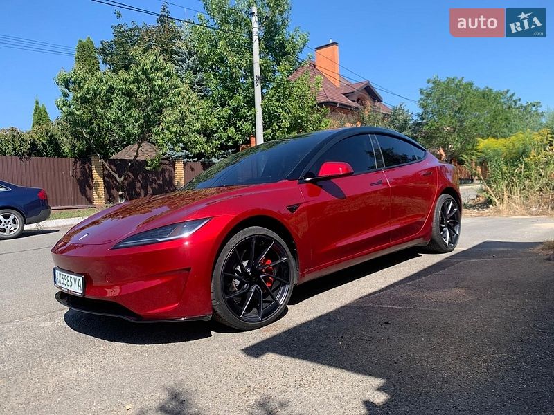 Tesla Model 3 2024