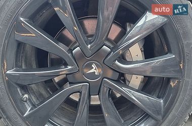 Седан Tesla Model 3 2020 в Дніпрі