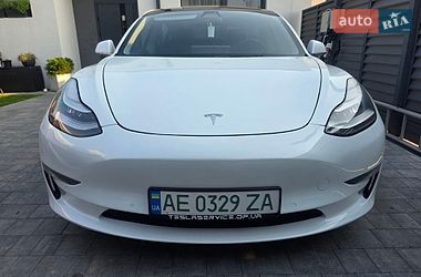 Седан Tesla Model 3 2020 в Дніпрі