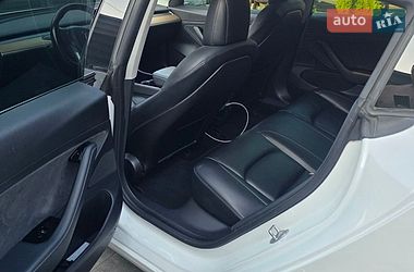 Седан Tesla Model 3 2020 в Дніпрі