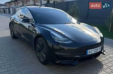 Седан Tesla Model 3 2018 в Ужгороде