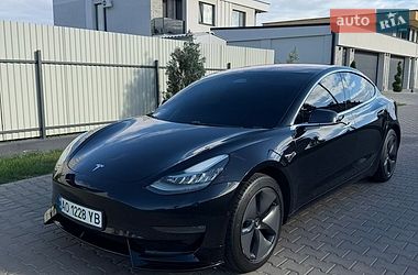 Седан Tesla Model 3 2018 в Ужгороде