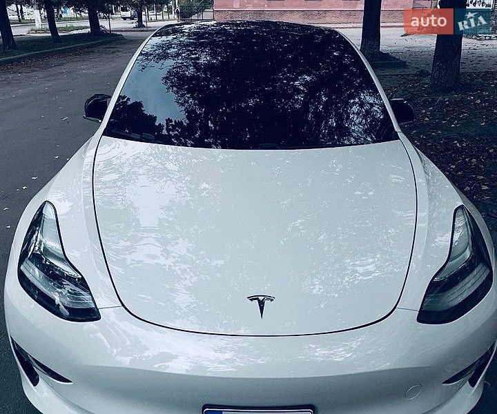 Седан Tesla Model 3 2019 в Кременчуге