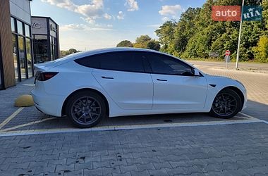 Седан Tesla Model 3 2022 в Житомирі