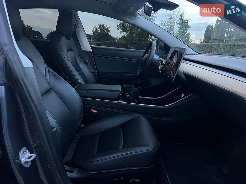 Седан Tesla Model 3 2020 в Белой Церкви