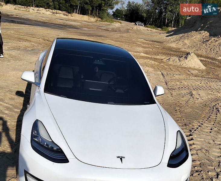Седан Tesla Model 3 2019 в Дніпрі