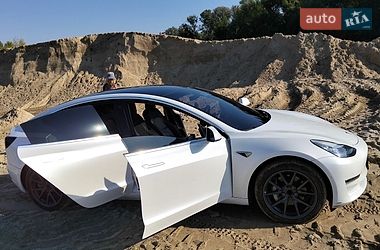 Седан Tesla Model 3 2019 в Дніпрі
