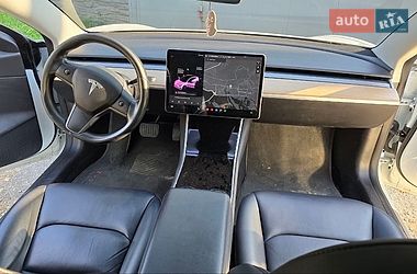 Седан Tesla Model 3 2019 в Дніпрі