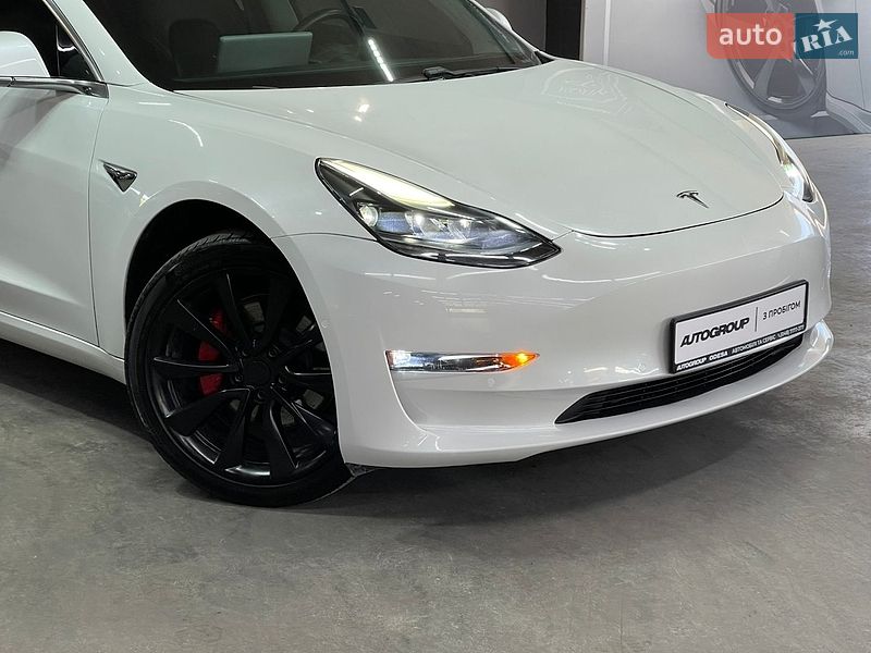 Седан Tesla Model 3 2020 в Одессе
