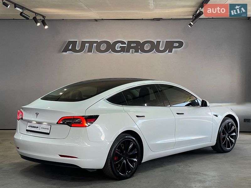 Седан Tesla Model 3 2020 в Одессе