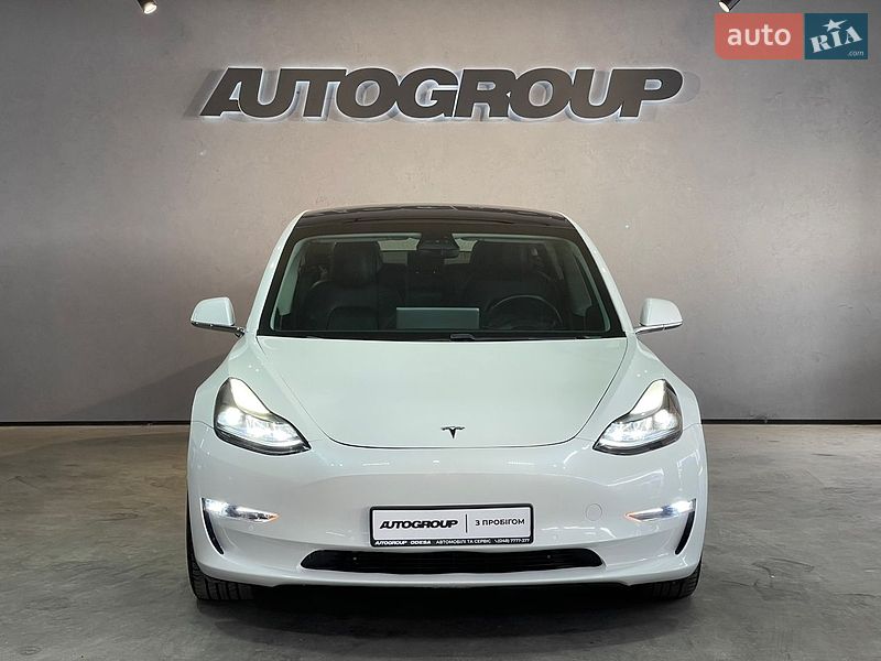 Седан Tesla Model 3 2020 в Одессе