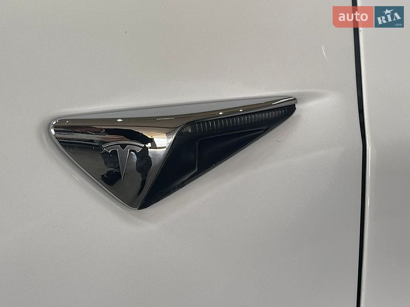 Седан Tesla Model 3 2020 в Одессе