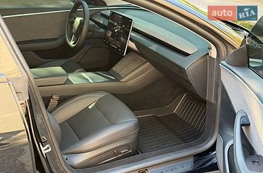 Седан Tesla Model 3 2024 в Кам'янському