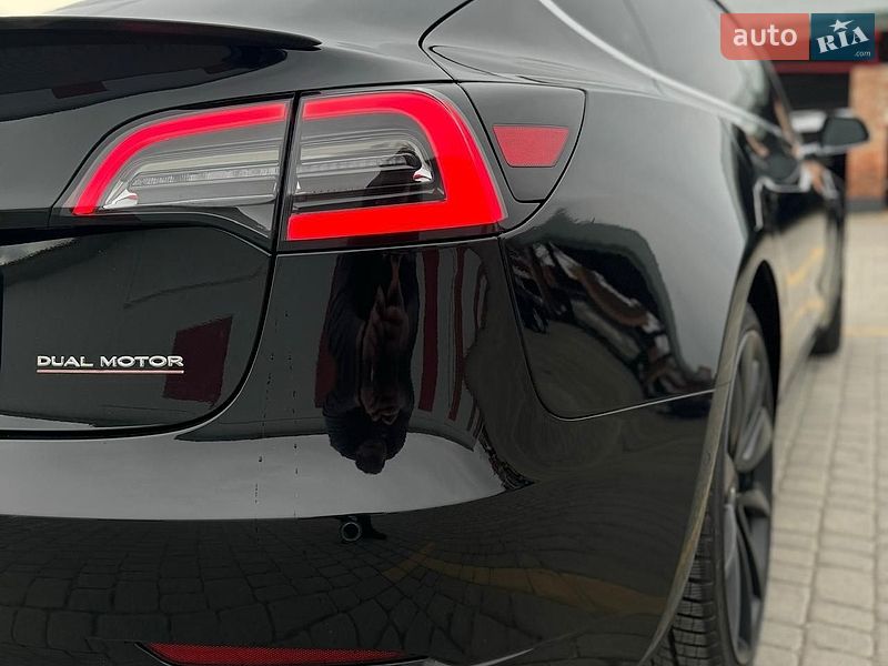 Седан Tesla Model 3 2019 в Києві
