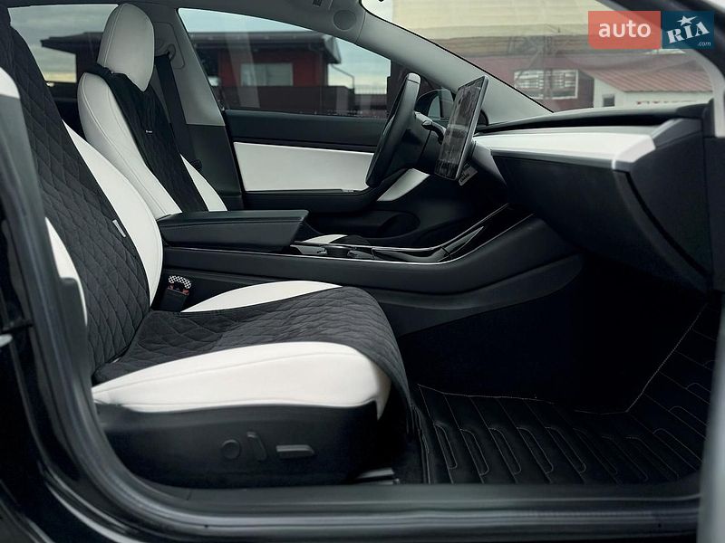 Седан Tesla Model 3 2019 в Києві