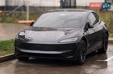 Седан Tesla Model 3 2025 в Виннице