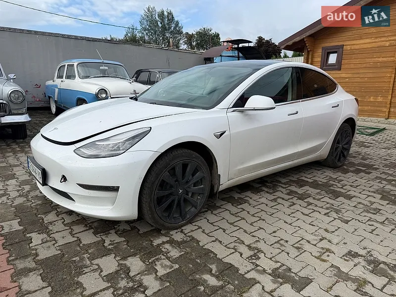 Tesla Model 3 2019