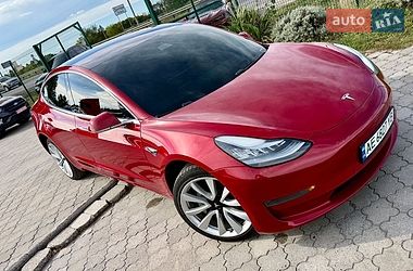 Седан Tesla Model 3 2018 в Дніпрі