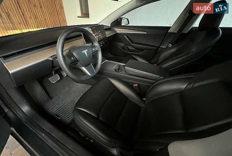 Седан Tesla Model 3 2022 в Киеве