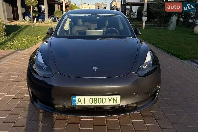Седан Tesla Model 3 2022 в Киеве