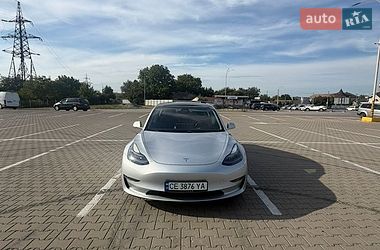 Седан Tesla Model 3 2018 в Чернівцях