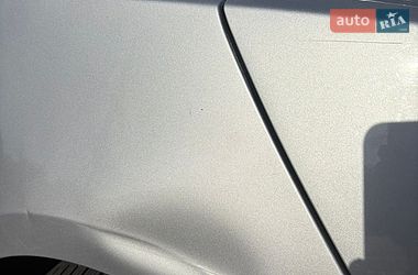 Седан Tesla Model 3 2018 в Чернівцях