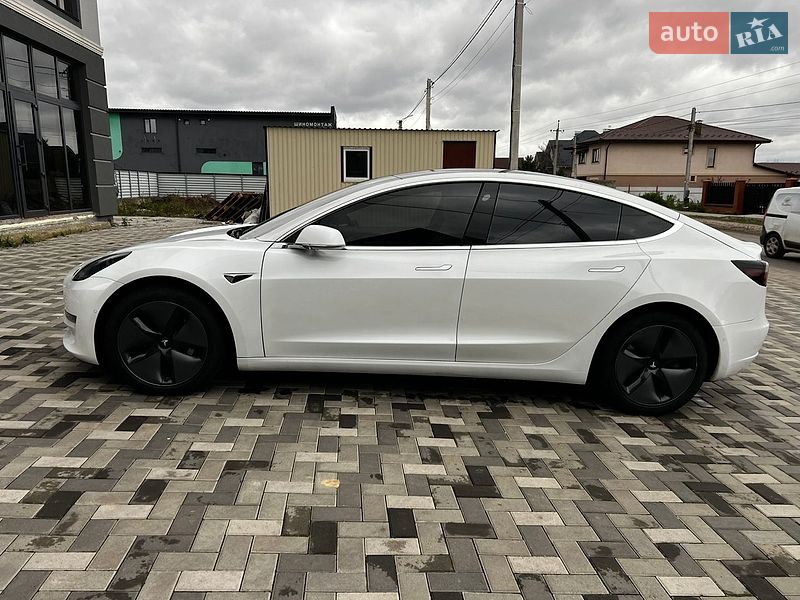Седан Tesla Model 3 2019 в Києві