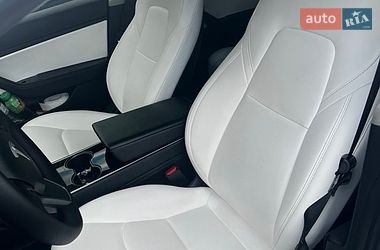 Седан Tesla Model 3 2019 в Києві