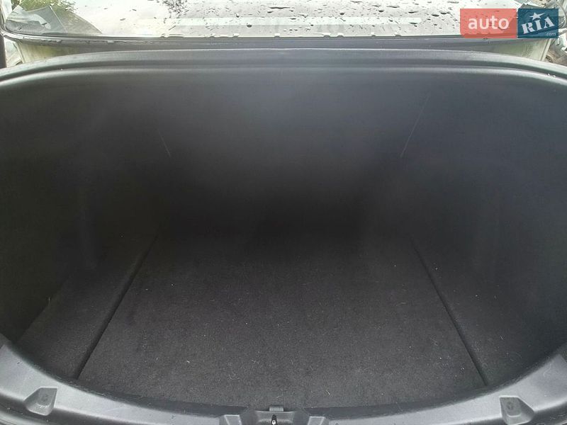 Седан Tesla Model 3 2021 в Киеве