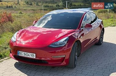 Седан Tesla Model 3 2018 в Львове